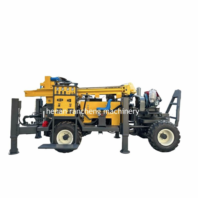 Máy khoan lỗ cao hiệu quả bốn bánh xe kéo gắn máy khoan lỗ 220m Độ sâu 65KW động cơ mạnh mẽ