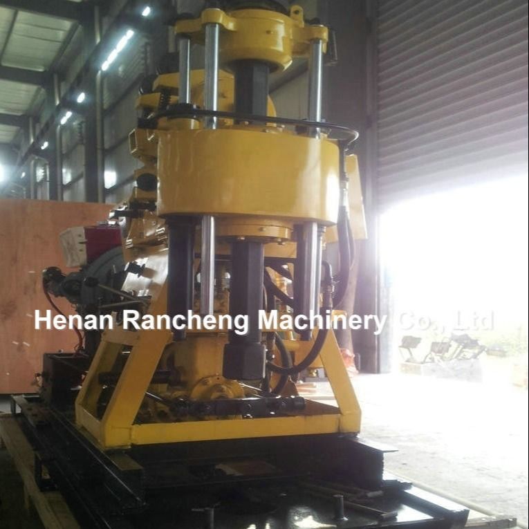 Máy khoan lỗ nhỏ linh hoạt cho độ sâu lên đến 200m với hệ thống thủy lực
