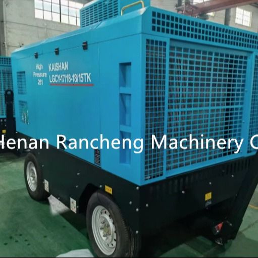 Máy nén khí bánh lốp loại LGCY17-18-18/15TK, áp suất làm việc 18bar, động cơ Cummins 210HP, dùng cho khoan 150-200m