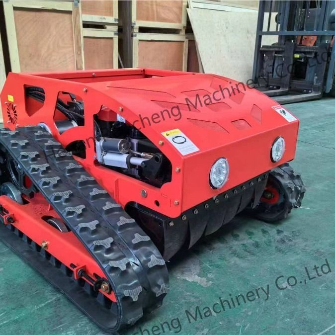 Máy cắt cỏ loại Crawler 4 bánh lai điều khiển từ xa 20mm-180mm Chiều cao cắt