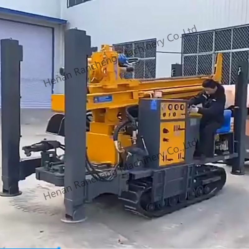 350m Độ sâu khoan 91KW Động cơ Yuchai Máy khoan giếng nước 22T lực nâng