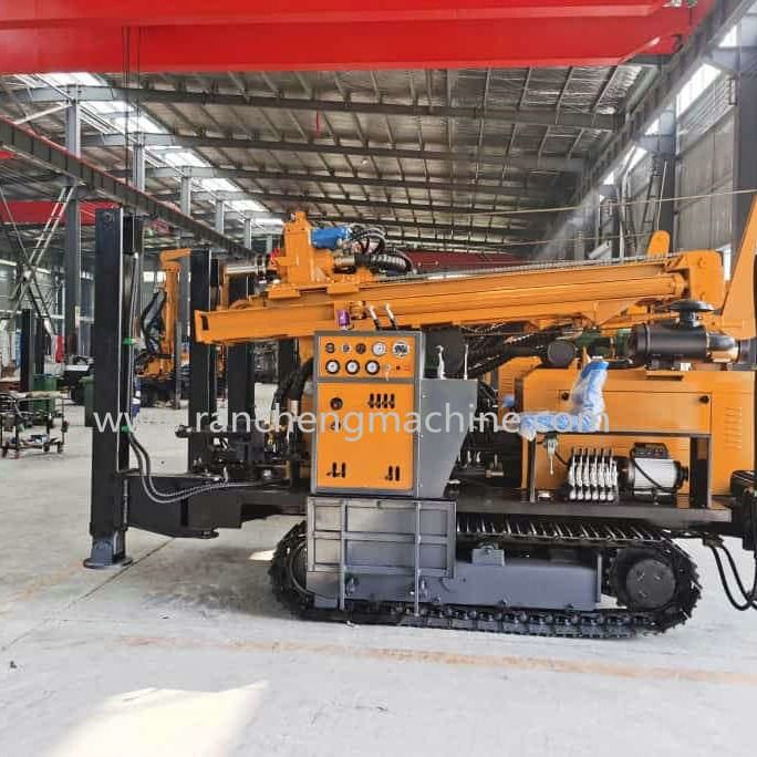 Máy khoan giếng nước cho khoan sâu 800m trong mọi loại đất 154KW Cu-mmins