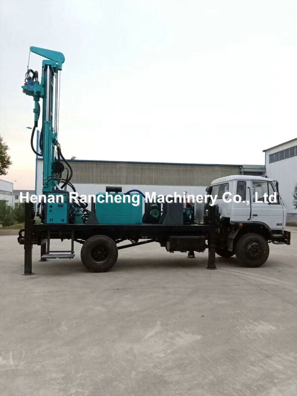 300m Độ sâu xe tải gắn nước khoan khoan 80km / h 266HP tải xe động cơ