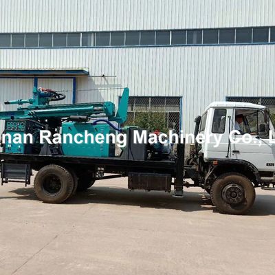 Xe tải trang bị giàn khoan giếng nước với công suất khoan 300m